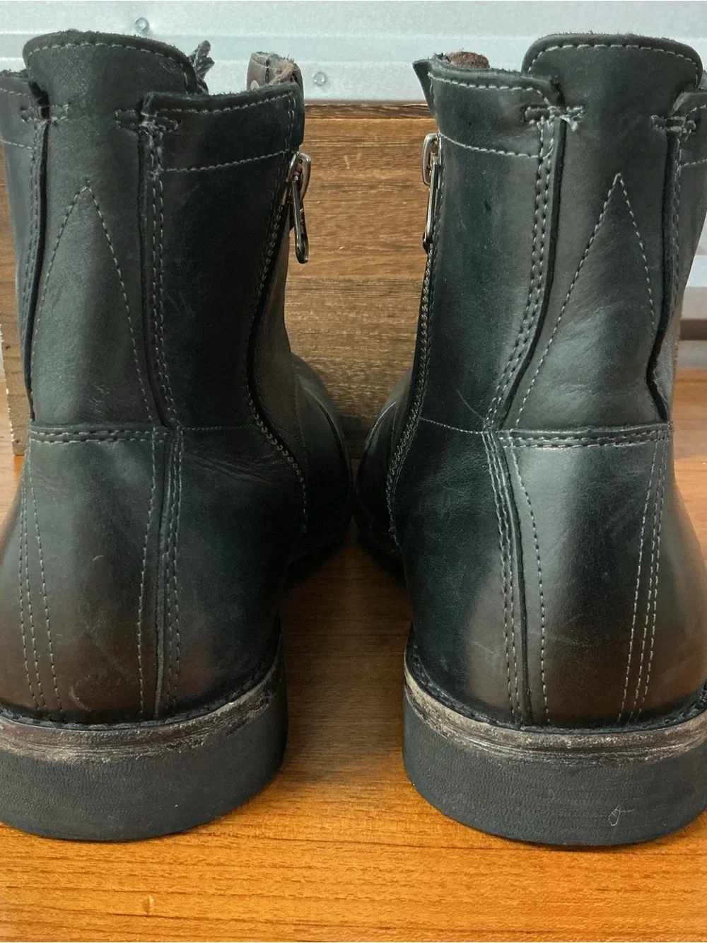 Timberland Men 19560 City 6” Side Zip Black Leather Cap Toe Boot Size 11.5